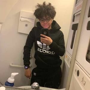 Meet your Posher, Keneth